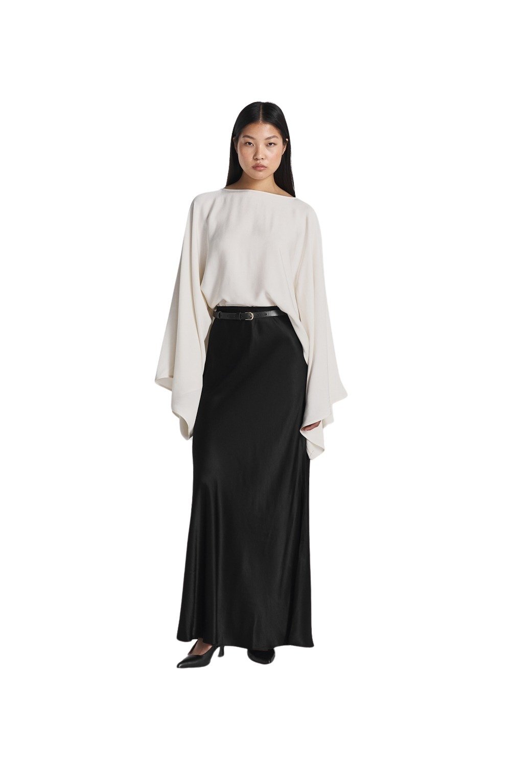 240529_ttfw24_day1_8613_klasia_satin_blouse_ivory_8535_tyne_satin_midi_skirt_black2058