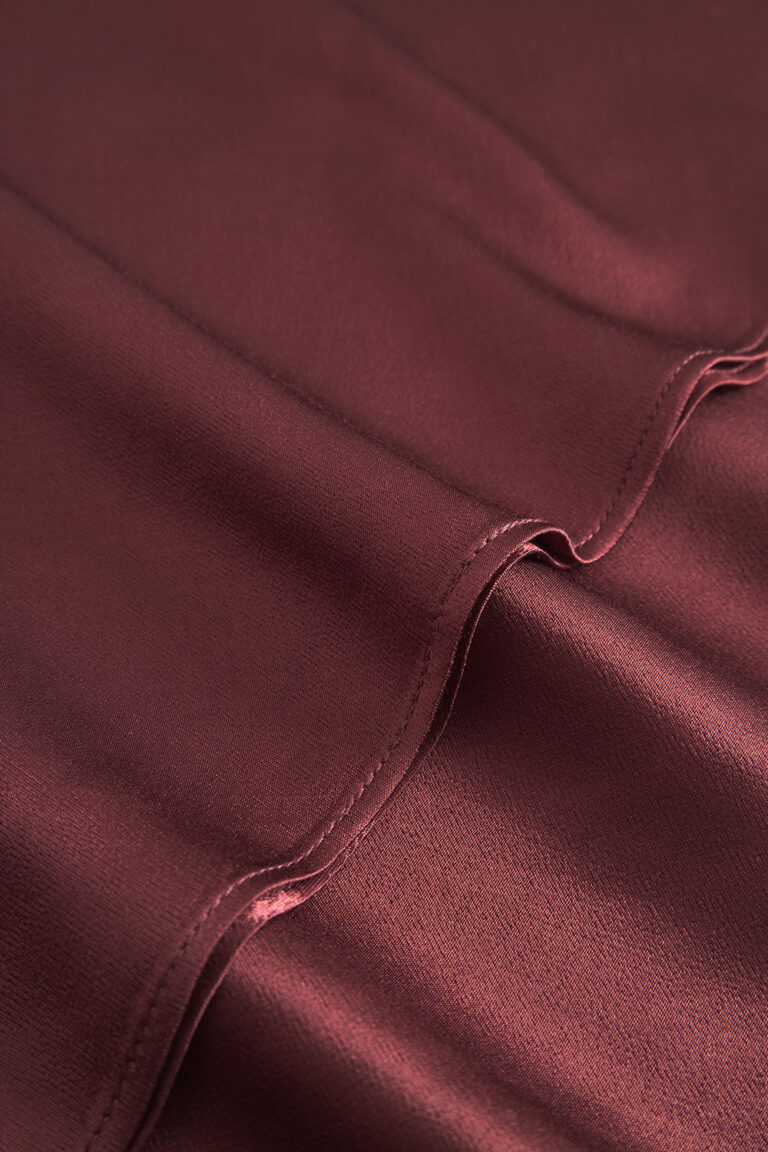 853436_tyne-satin-maxi-skirt_cranberry-juice_226