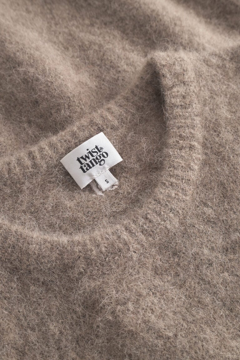 859511_debbie-sweater_hazelnut_049