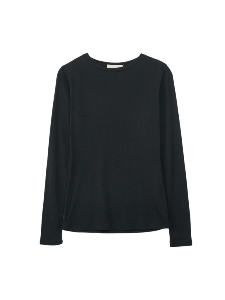 andrea-wool-black-1-1-900x1200-1
