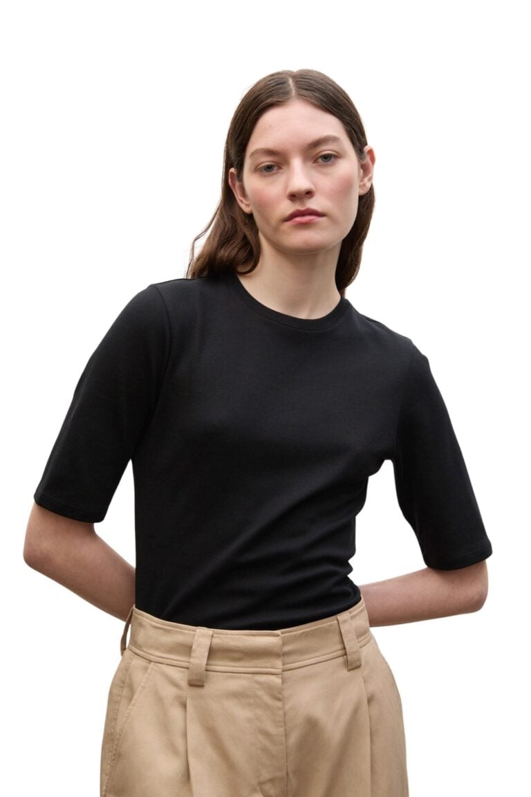 half-sleeve-roundneck-tee-black-2-scaled-1
