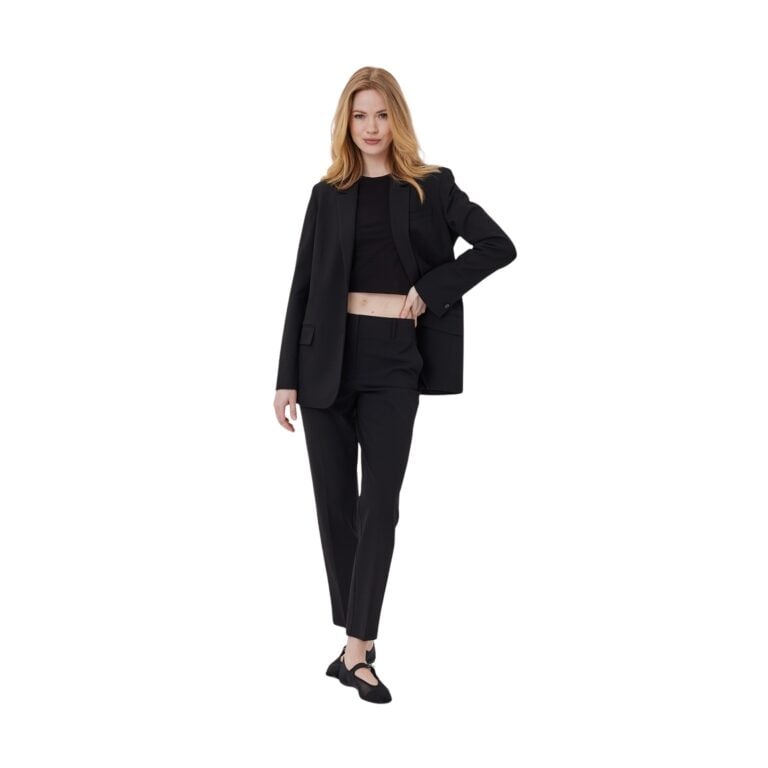 hannahfv_285-black-40270-00101_model