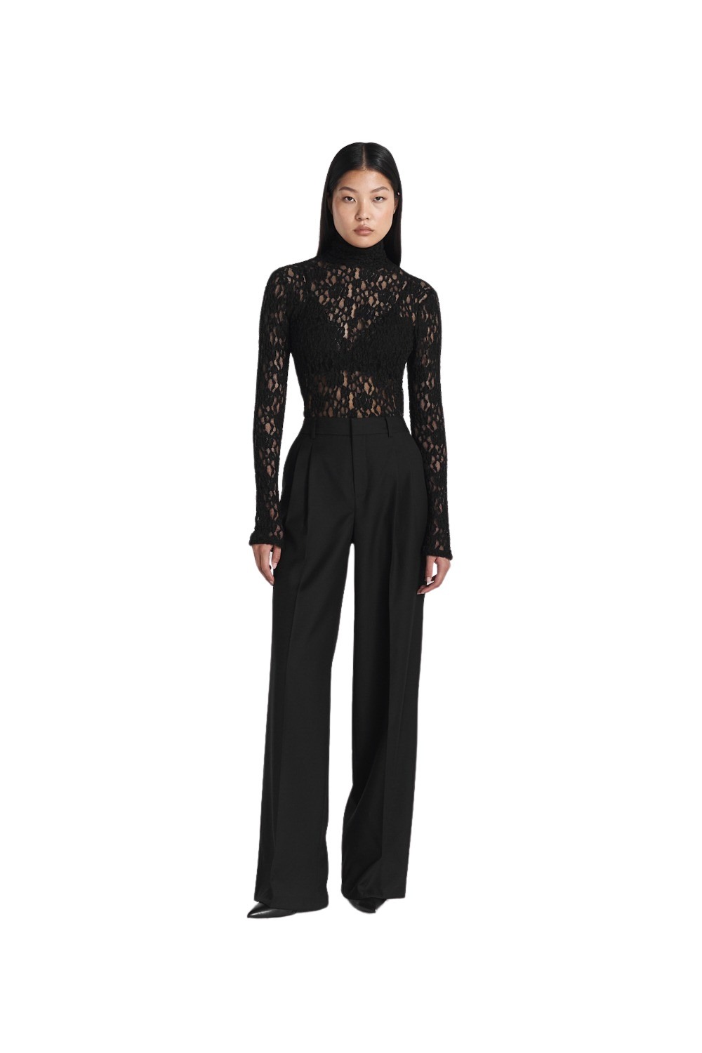 r_240529_ttfw24_day1_8579_wynne_double_pleat_trousers_black_8610_mariana_lace_top_black0403