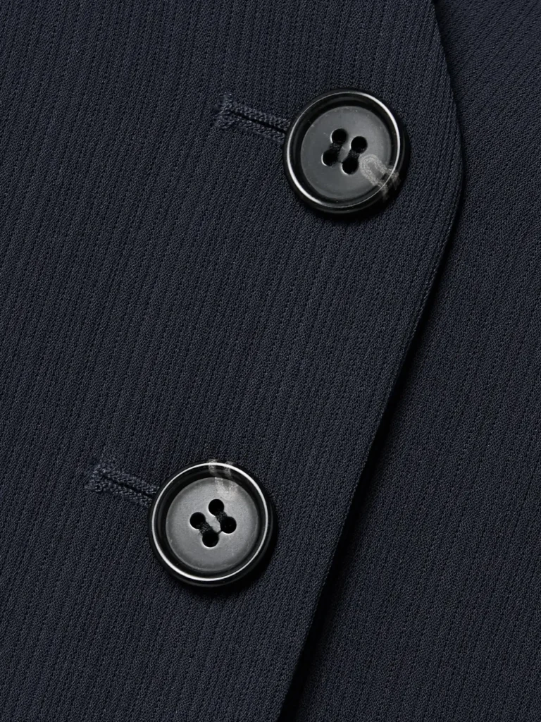 w1365_a3-4_q60.jpg