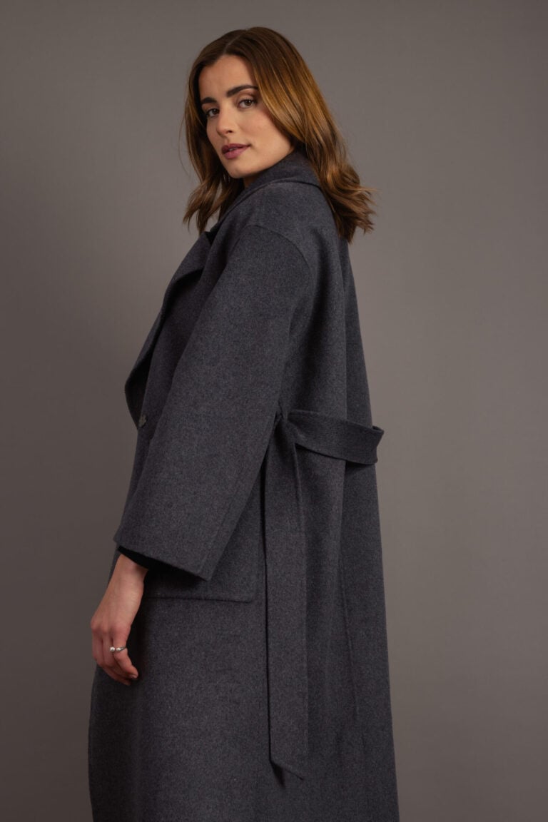 web_image_ulla_coat_charcoal_m_long_coat_with_lape_70381_ulla_charcoal_3-342458712_plid_32894-2