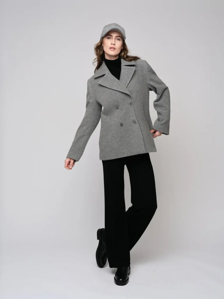 1952_9e55f1790d-fam-coat_light-grey-julie-wool-cap_light-grey-evi-merino-pants_black-medium