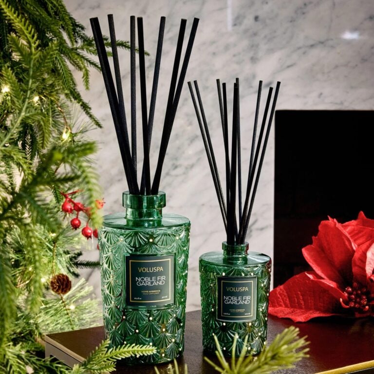 noble_fir_garland_lf_55510-55610-web_e6459530-1200-41ce-9926-3b0d358cb323