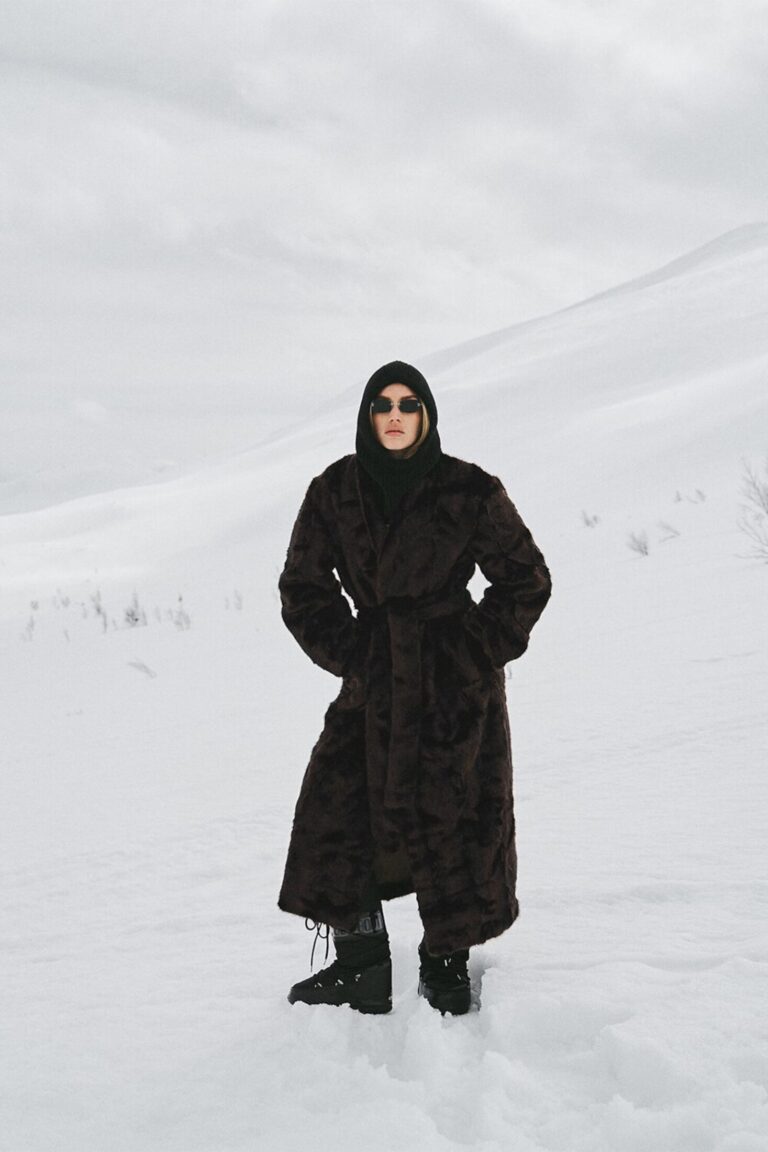 240408_twisttango_skigausta_look8_2805-fur-coat-balaclava