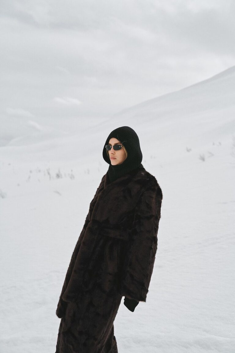 240408_twisttango_skigausta_look8_2834-fur-coat-balaclava