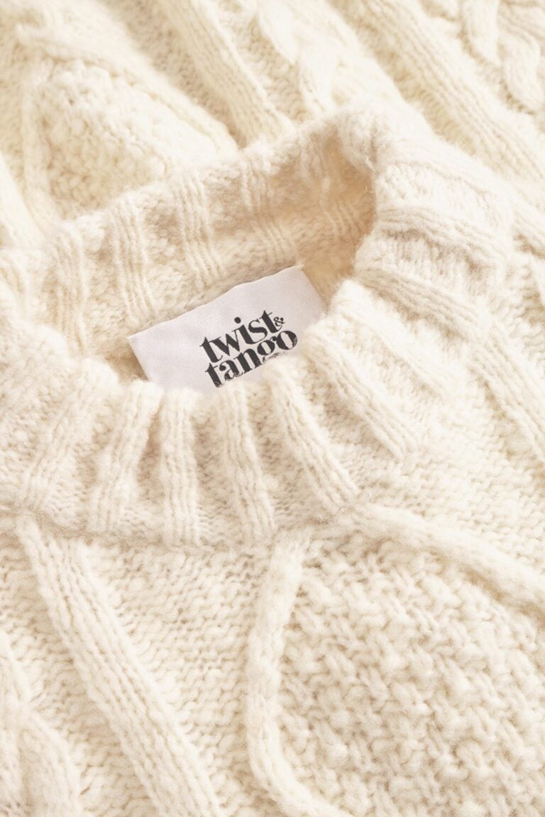 866102_courmayeur-cable-knit-sweater_snow-white_036
