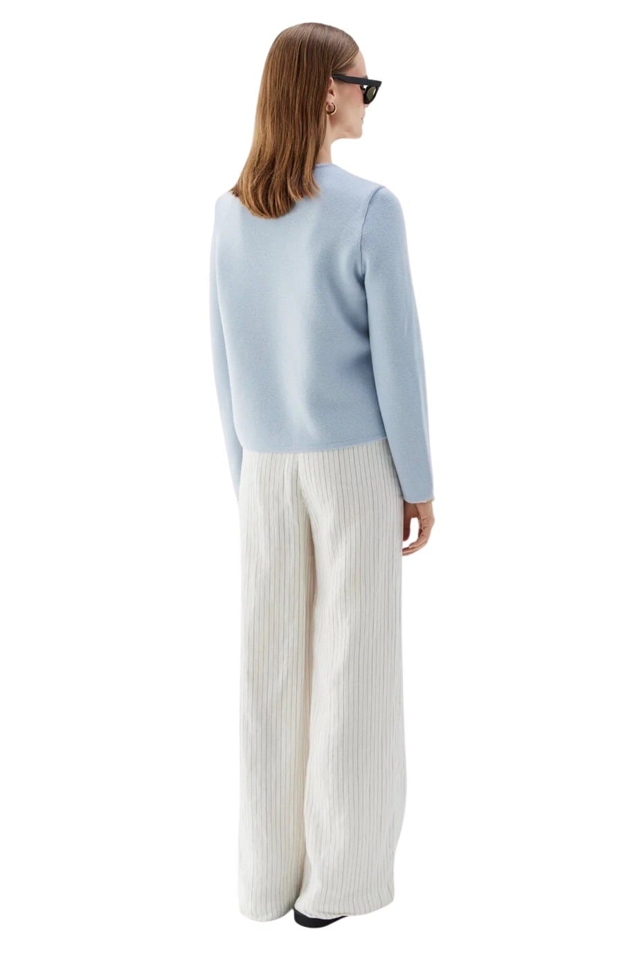 iva_down_jacket_light_blue_and_pim_trousers_ecru_black_back