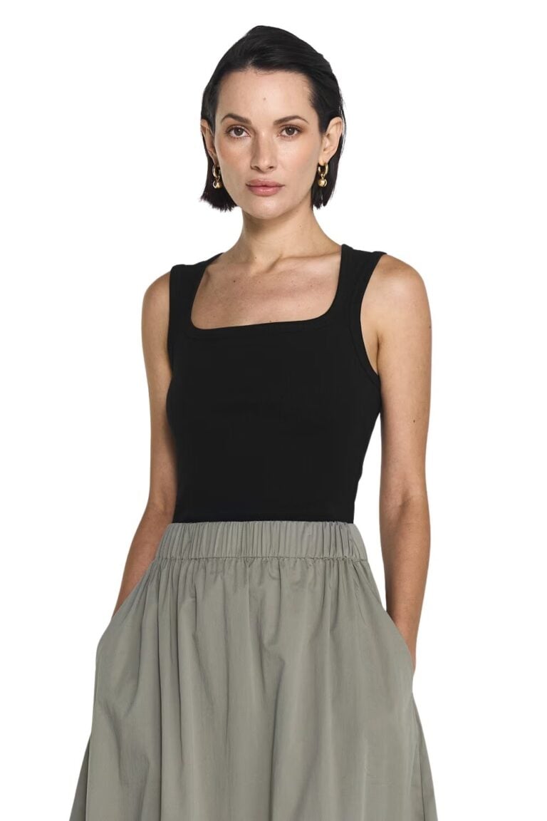 241218_tt_8806_hera_singlet_black_8810_freya_skirt_khaki5611