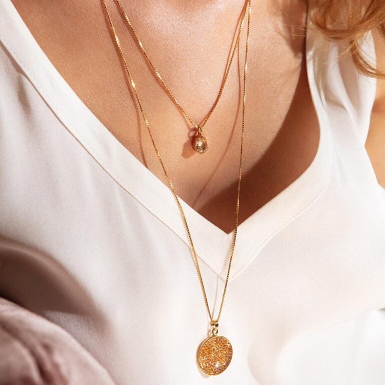 chloe_-_petite_drop_necklace_0035dcaa-1be0-4895-98c2-477f44f5d978