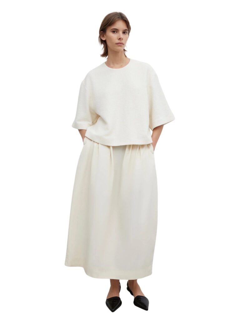 2002_6efe706824-dagmar_ss25_251f121_woven-boucle-t-shirt_cream-white_01-original