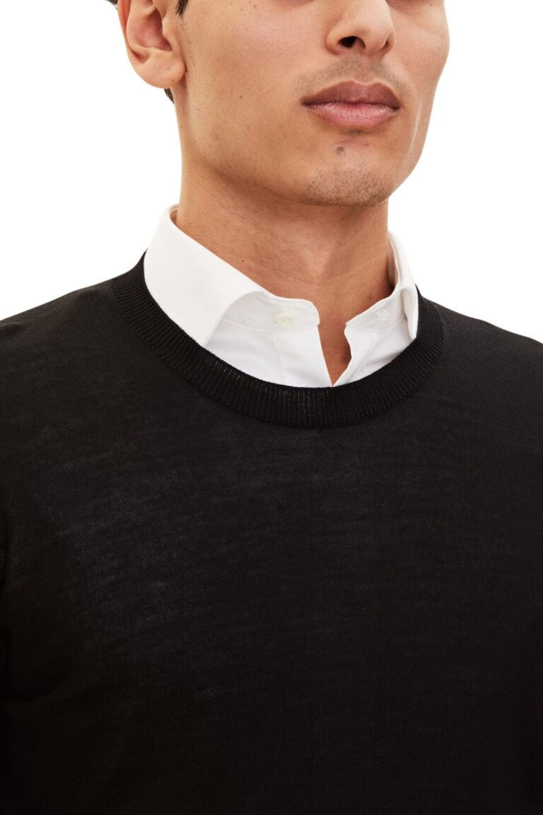 3155_oscar-jacobson_miguel-roundneck_black-tile_60718023_311_extra1-custom