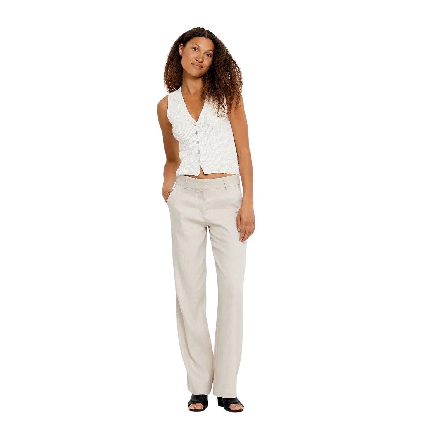 denafv_769-sand_linen-22597-30863_model