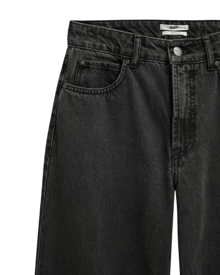 reign_jeans_grey_detail_nok1999_eur190