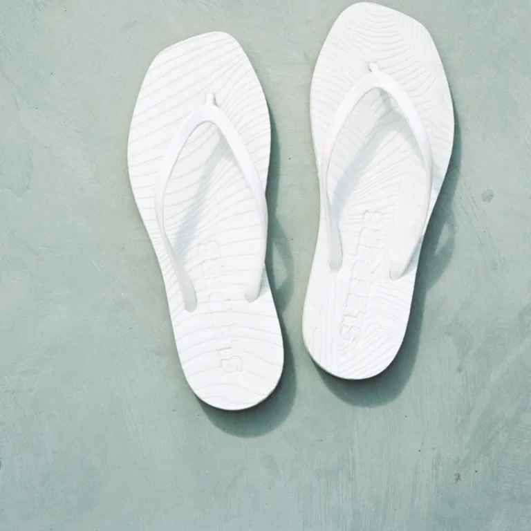 Sleeperswomenstaperedwhitenaturalrubberfairtradeflipflop1_7c76df61-dc57-44f4-a16d-02b34c34ed55