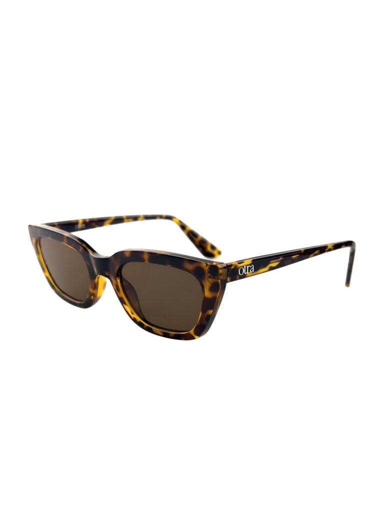 nove-tortoiseshell-angle