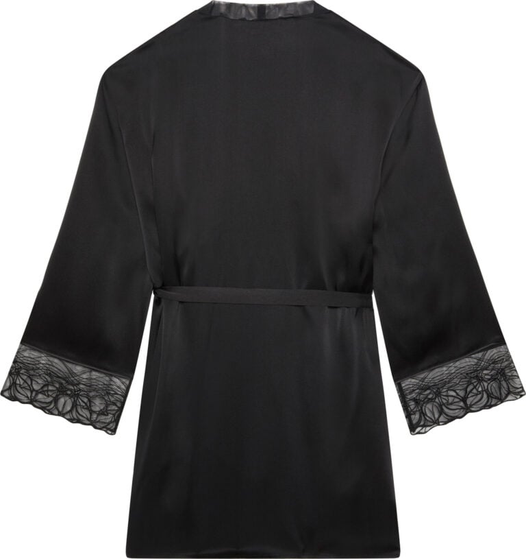 robe-black-ub1-2