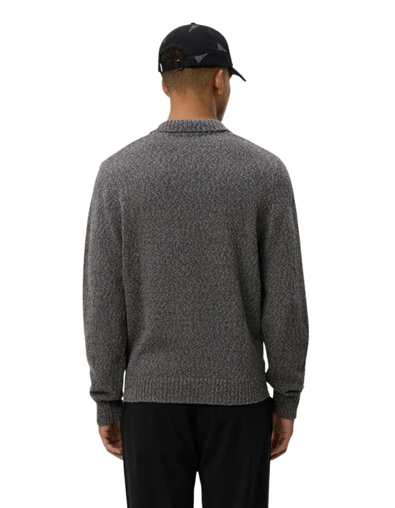1000556-100-black-3049-1