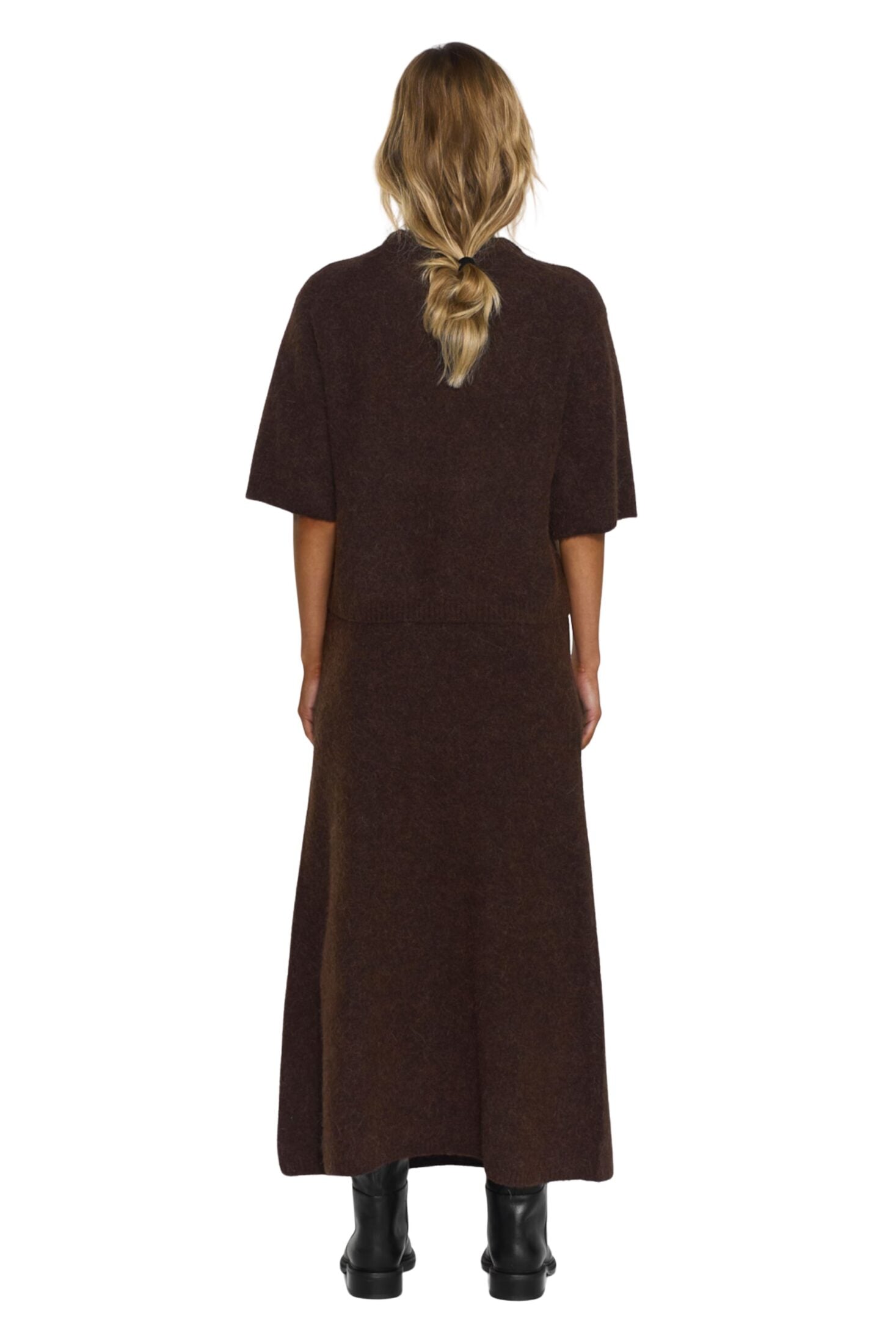 250526_new_8969_madina_short_sleeve_knit_mocha_brown_9106_israa_knitted_skirt_mocha_brown0604-1