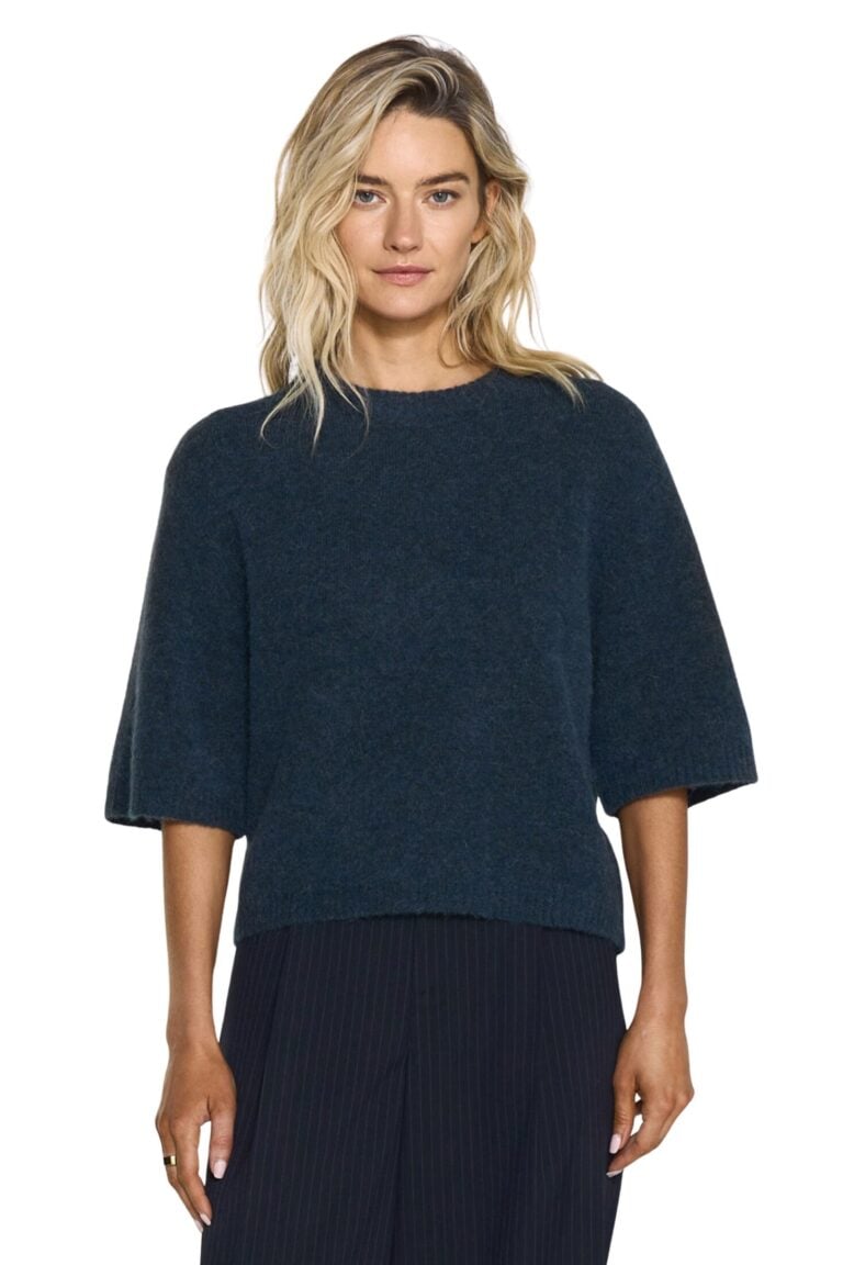 250526_ttday1_8969_madina_short_sleeve_knit_future_dusk1560
