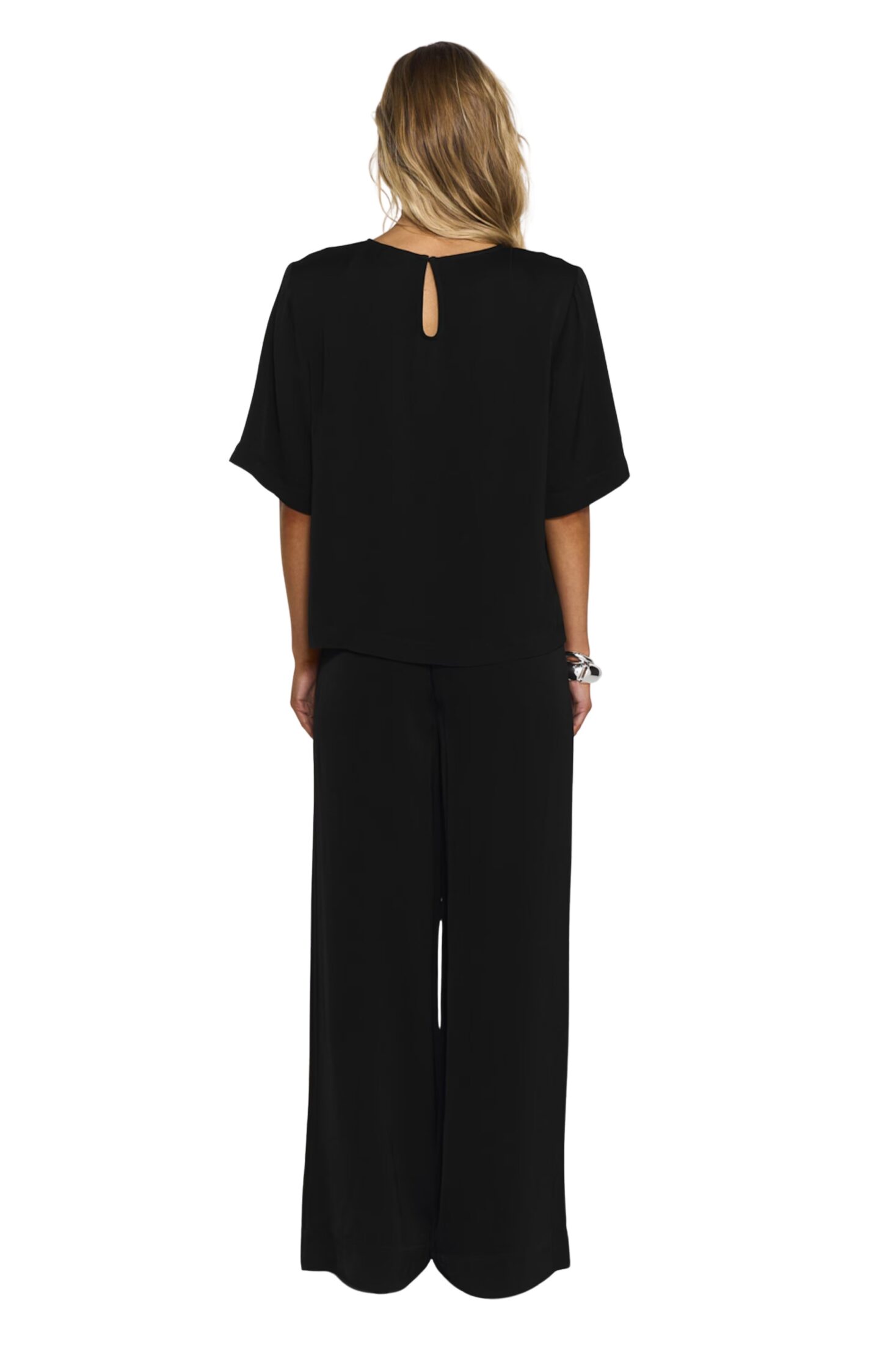 250526_ttday1_9025_leonie_satin_tee_black_9001_enna_satin_trousers_black2144