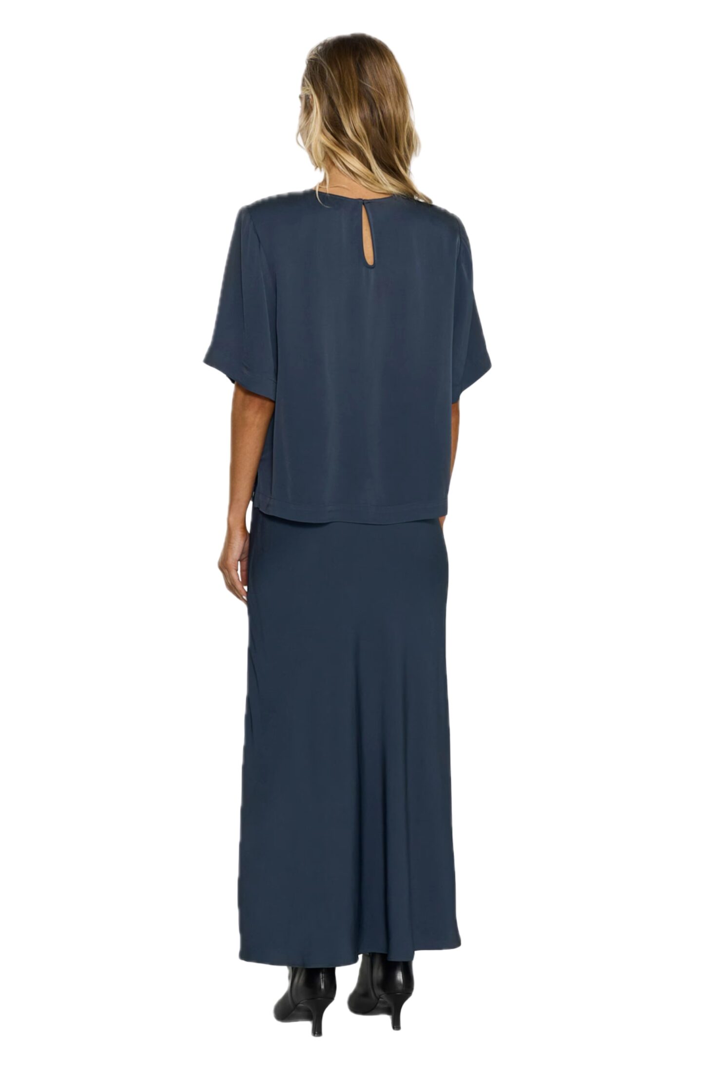 250526_ttday1_9025_leonie_satin_tee_future_dusk_8982_tyne_satin_skirt_future_dusk1758-background-removed