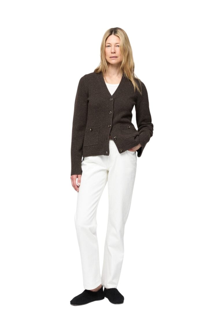 fwss_fall_2025_campaign_trine_hisdal_adele_cardigan_coffe_brown