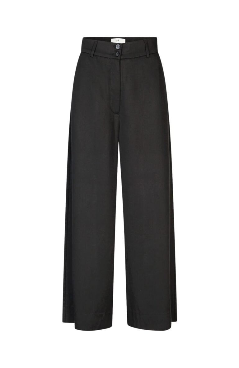 laurafv_849-raven-40617-31240_b2b_gine_front