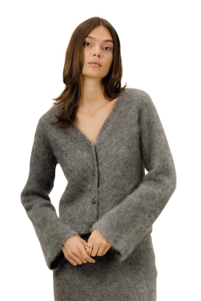 web_image_hannah_cardigan_dark_grey_s_furry_mohair_30165_hannah_dark_grey_3314753485_plid_39270