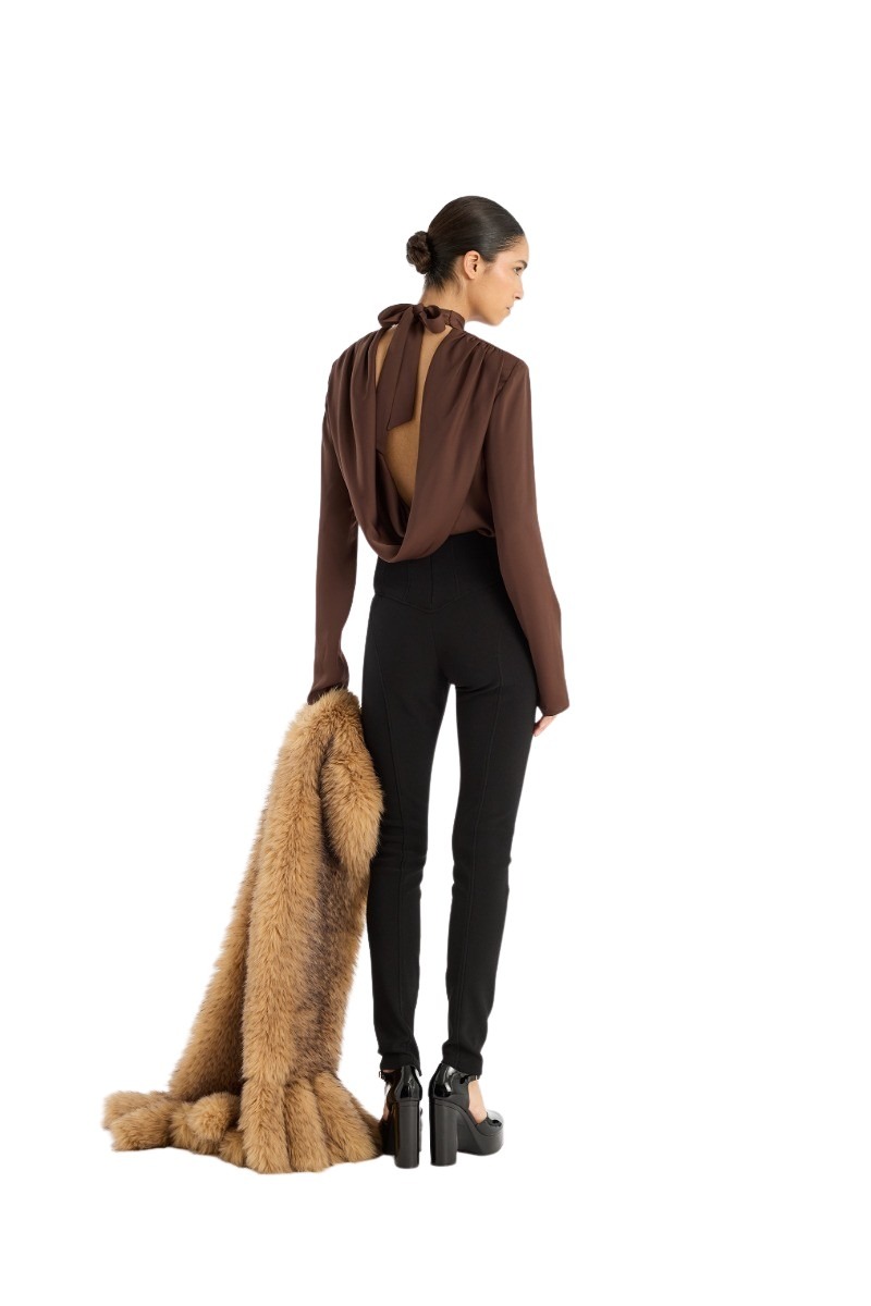 050225_rotate_ecom_rotate_1146432910_chicory_coffee_satin_drapy_back_top_model_2633_lr