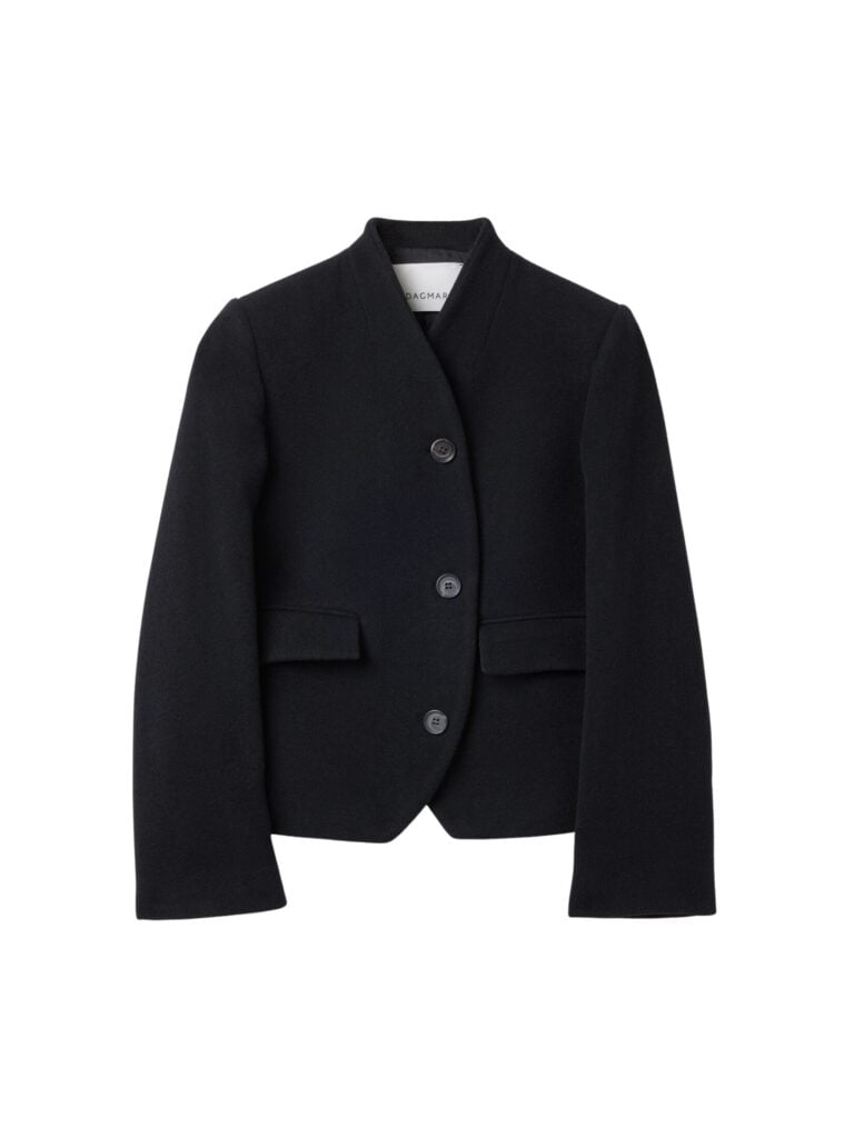 dagmar_ps_aw25_253f806_short-curved-jacket_999-black_10