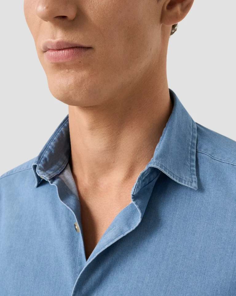 light-wash-denim-stretch-shirt_2025-09-12T095051462Z-1