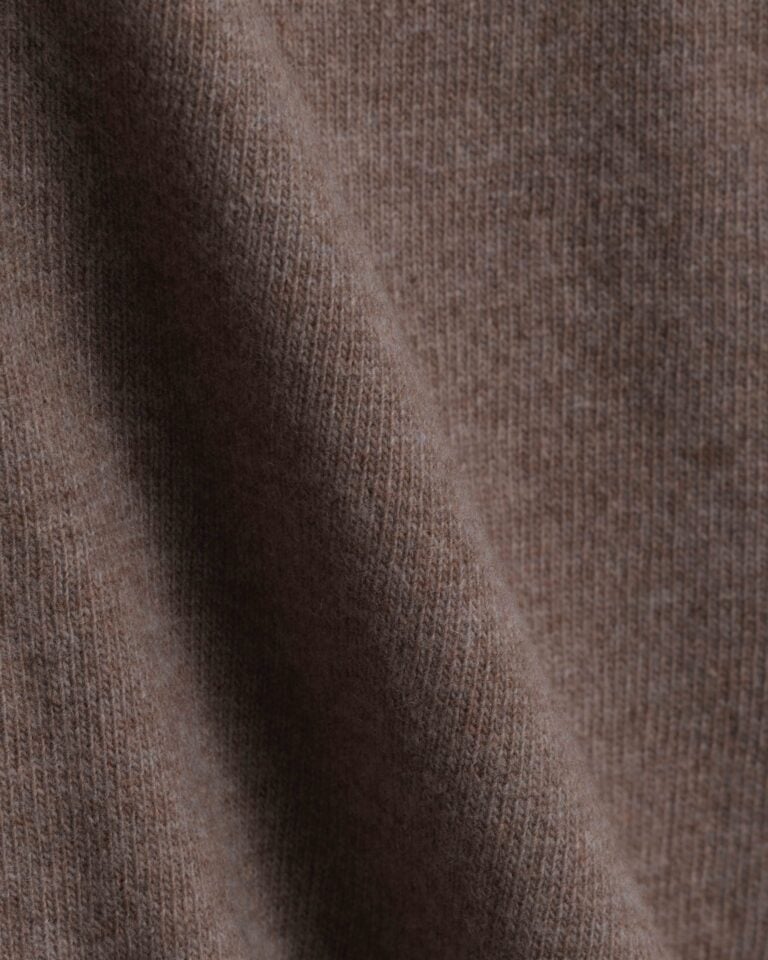 11413908-380