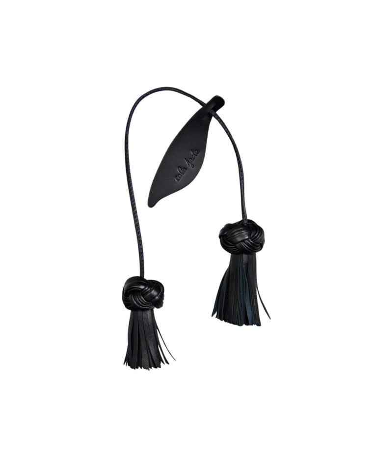 calajade_ps26_flowerduo_black