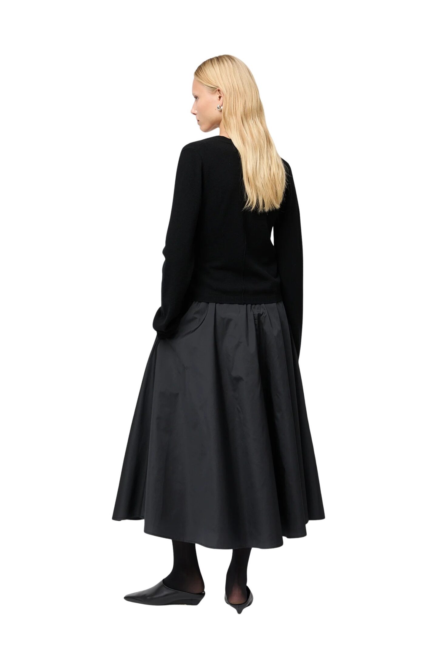 fwss_winter_2025_campaign_trine_hisdal_ballet_wrap_cardigan_jet_black_vivienne_taffeta_midi_skirt_skirt_anthracite_black