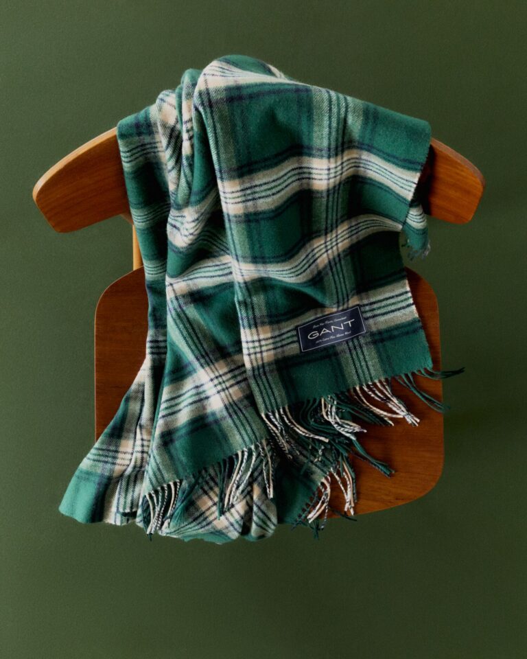 medium-_-for-presentations-fw25_ps26_holiday_gift_guide_home_1