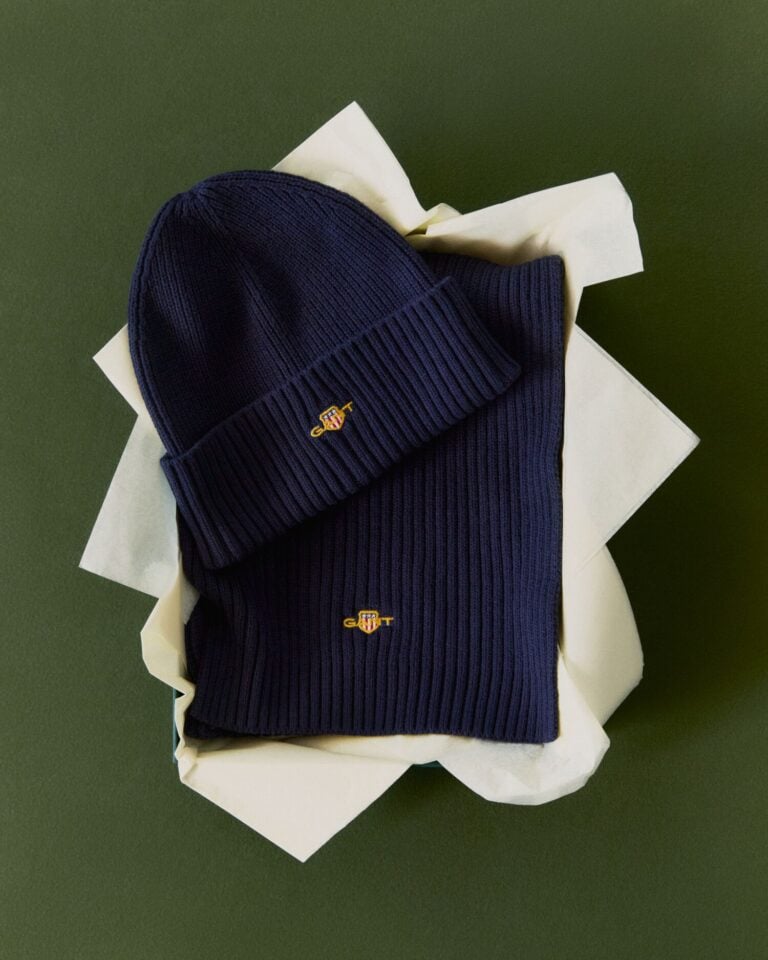 medium-_-for-presentations-fw25_ps26_holiday_gift_guide_w_acc_1