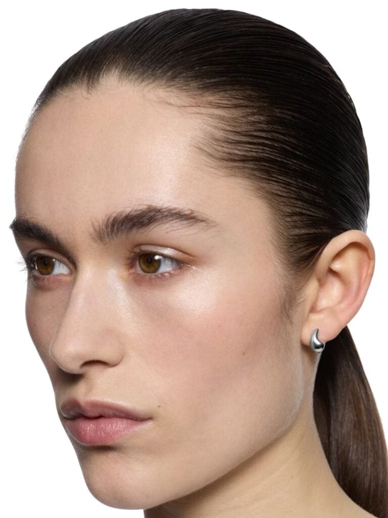 7094_b4eff81eea-6816_8542a03732-sagene_trail_huggie_silver_960_720_crop-original-original