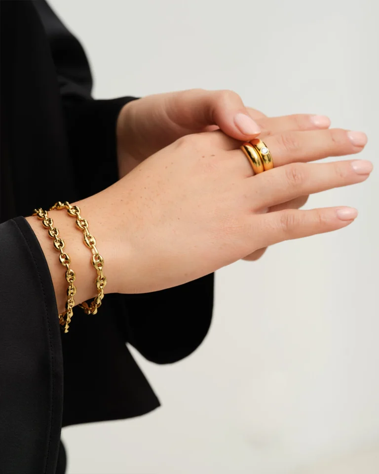 BillieArmbandMediumForgyldt4x5Modell1