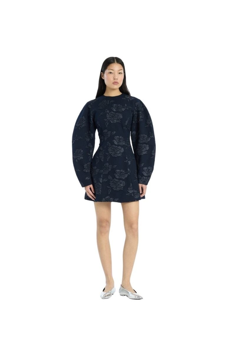 rotate_1154962318_sky-captain_7292_hr