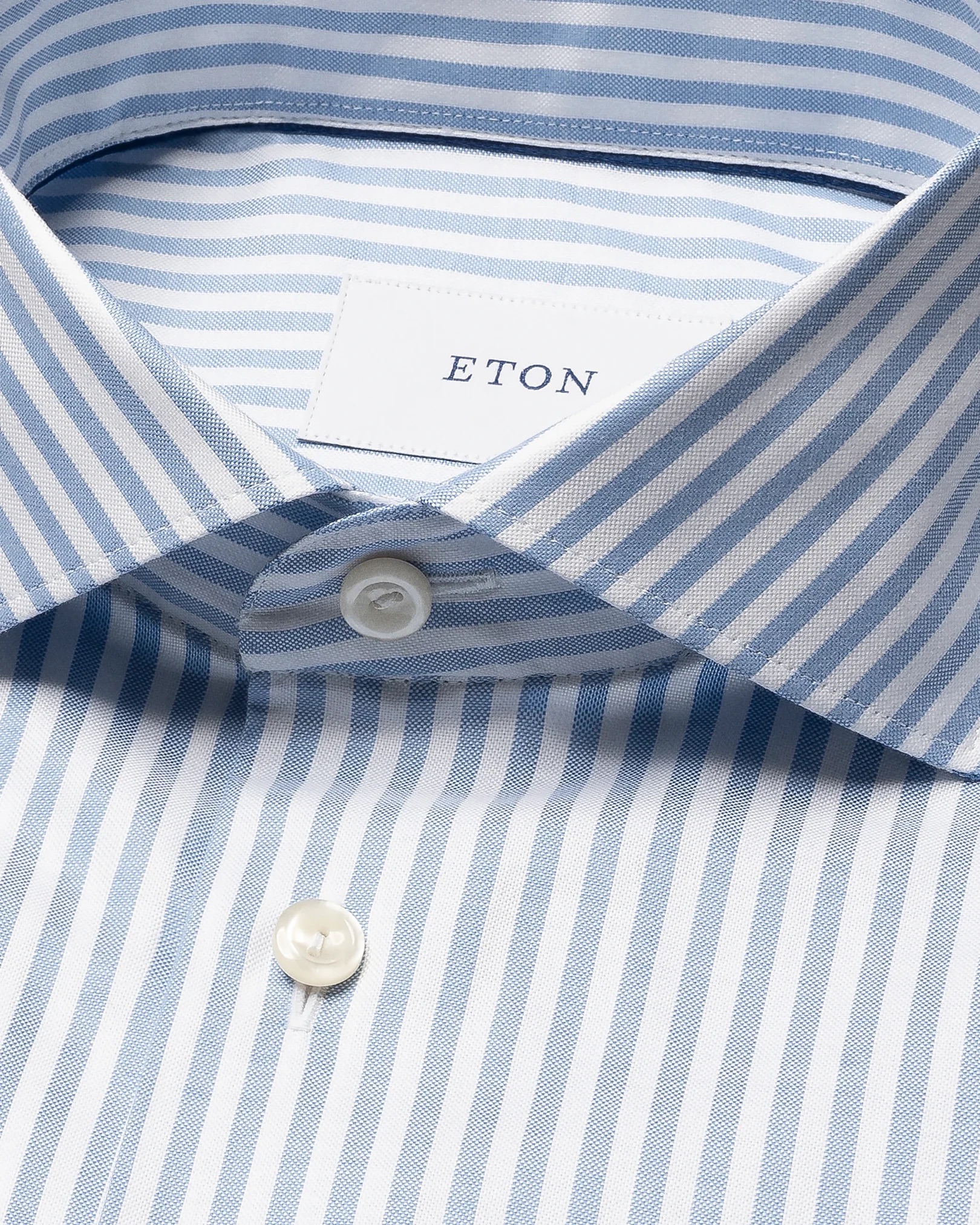 striped-signature-oxford-shirt-wide-spread-rounded_2025-12-09t144051156z striped-signature-oxford-shirt-wide-spread-rounded_2025-12-09t144051156z-1
