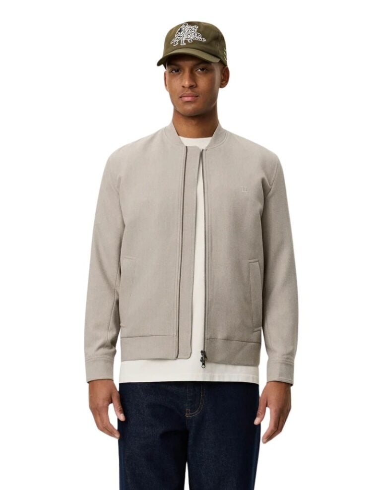 1001530-880-laurel-oak-sand-0733-1