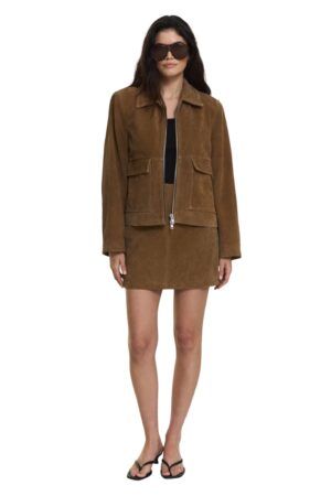 251217_ttday2em_9156_minella_suede_jacket_taupe_9334_hallow_suede_skirt_taupe_4540