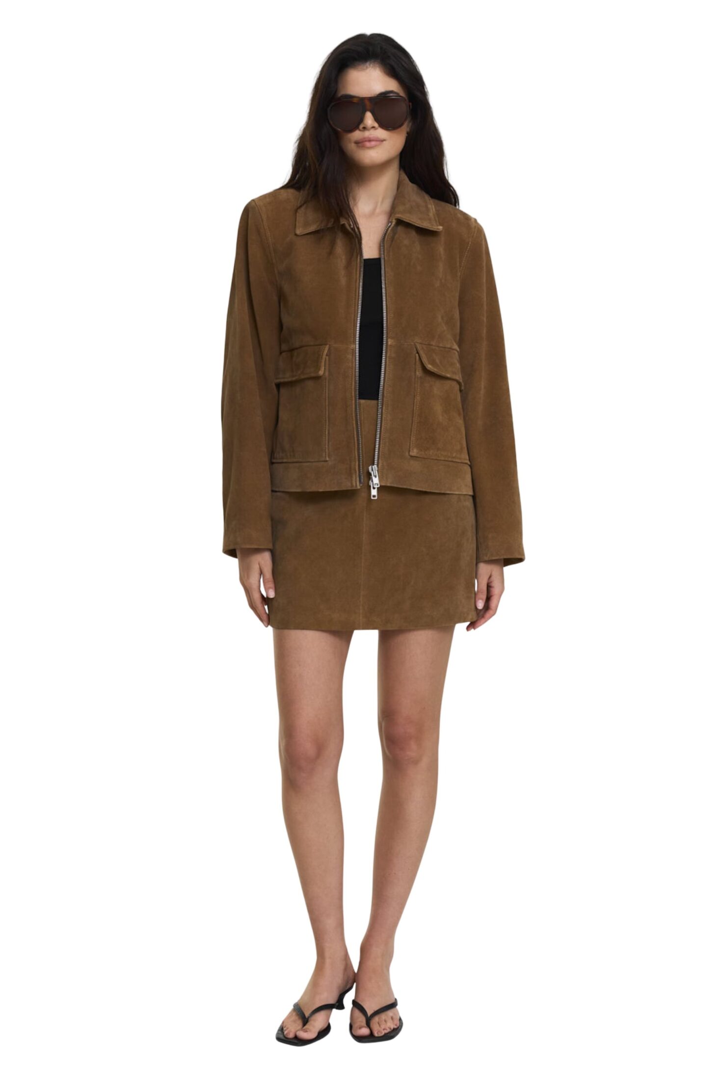 251217_ttday2em_9156_minella_suede_jacket_taupe_9334_hallow_suede_skirt_taupe_4540