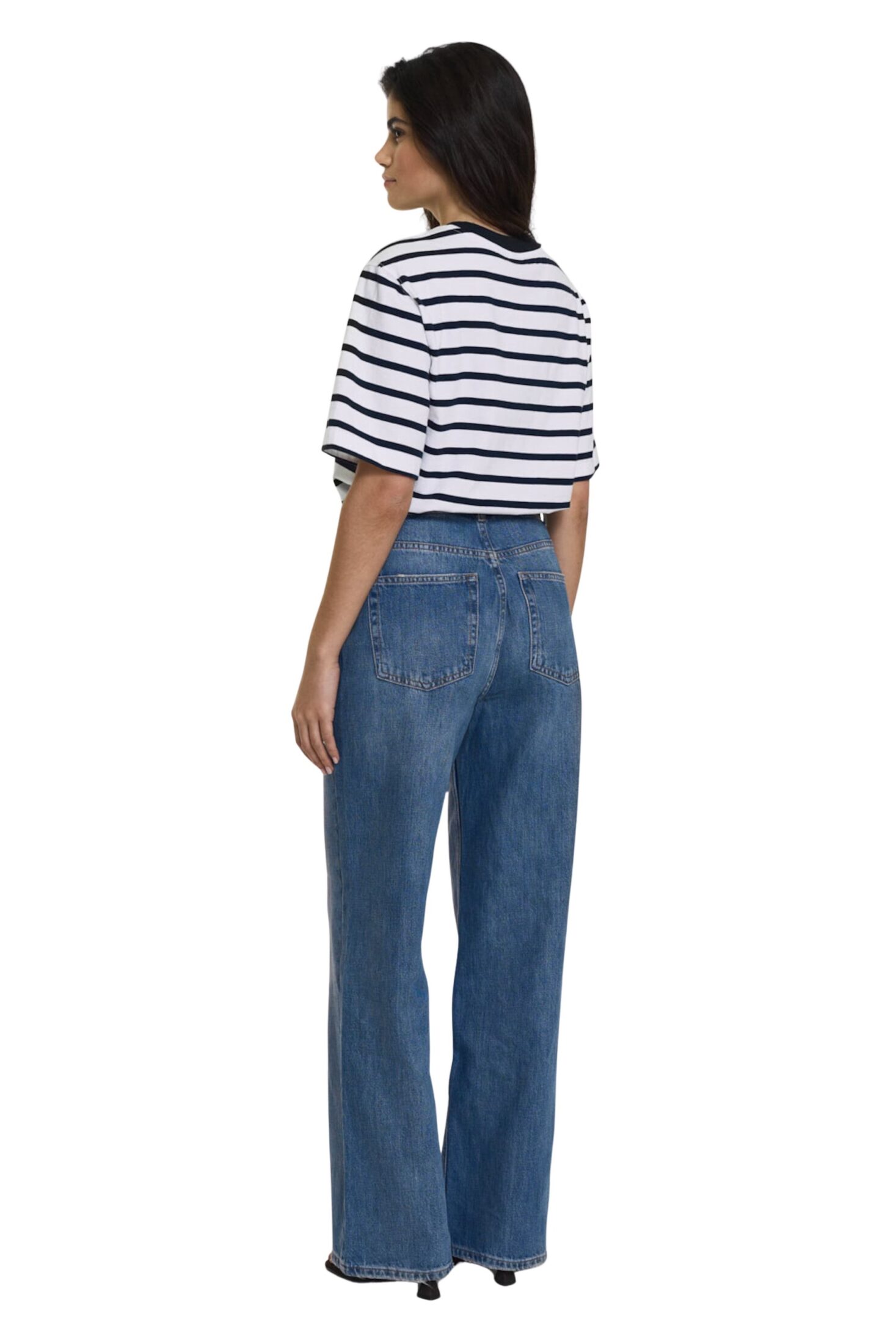 251217_ttday2em__9167_cella_jeans_deep_blue_wash_9191_chelsey_tee_navy_white_stripe_4844