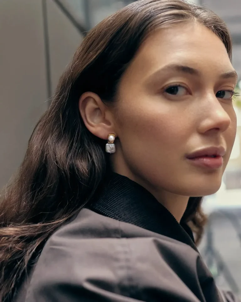 square-pearl-small-stud-earrings-18ct-gold-plated-missoma-709514