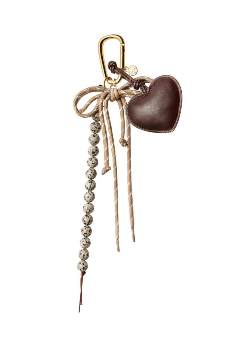 1070_72b80f7dfe-camilla-pihl-bag-charm_heart_1-large-2560